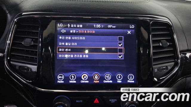 Jeep Grand Cherokee 2019 — Şəkil 17/20
