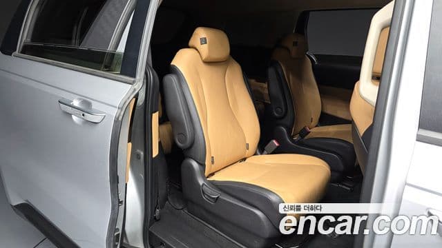 Kia Carnival 2021 — Фото 12/20