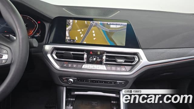 BMW 3 Series 2020 — ფოტო 13/20