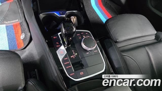BMW 1 Series 2022 — ფოტო 8/20