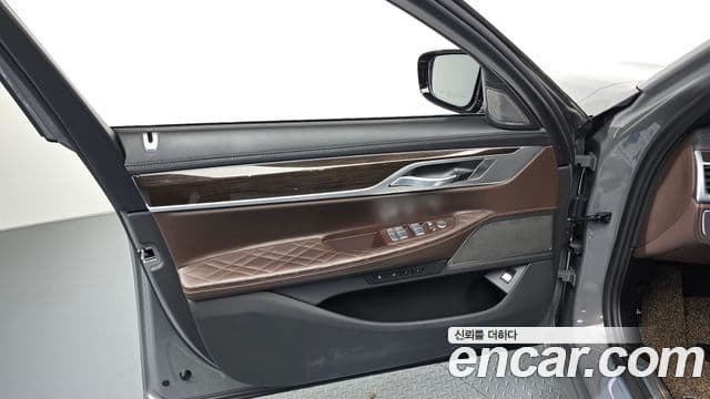 BMW 7 Series 2020 — ფოტო 16/34