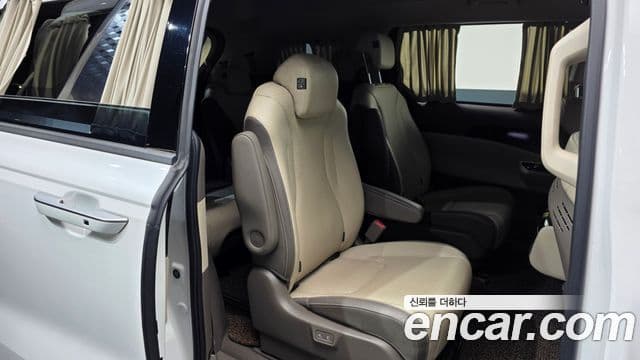 Kia Carnival 2021 — Фото 12/20