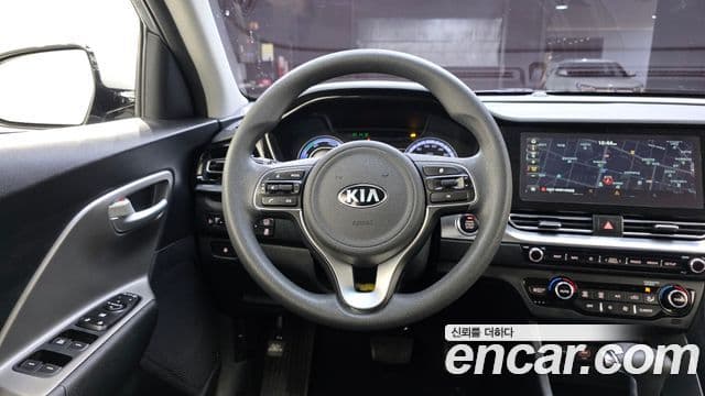 Kia Niro 2019 — Şəkil 14/20