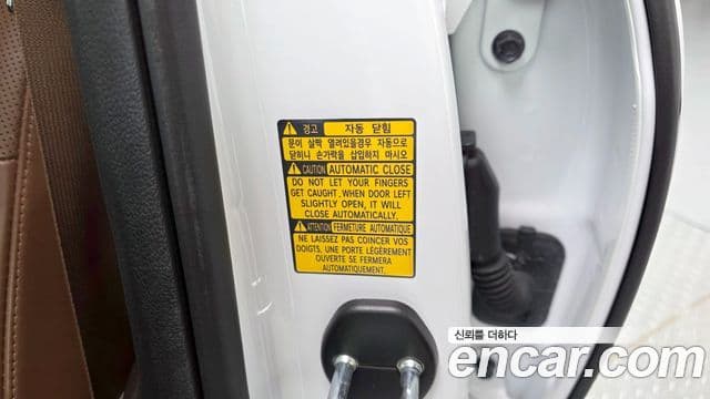 Genesis Electrified G80 2022 — ფოტო 19/20