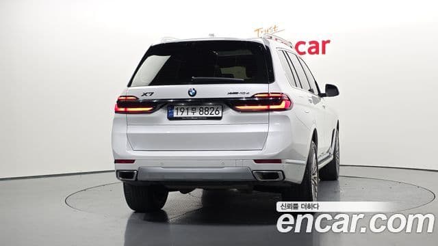 BMW X7 2023 — Photo 12/20
