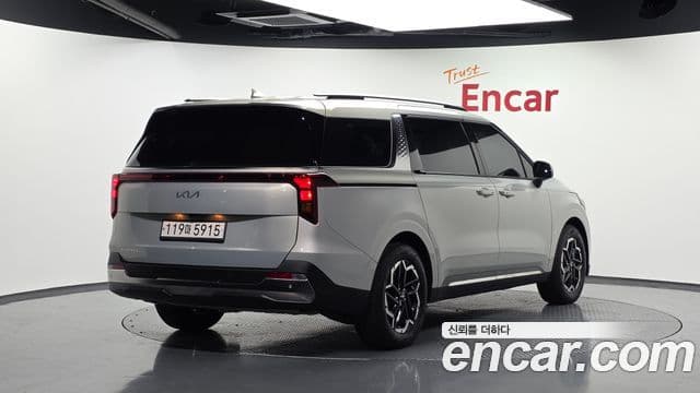Kia Carnival 2025 — ფოტო 2/20