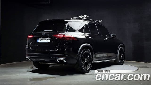 Mercedes-Benz GLE-Class 2025 — Photo 5/32