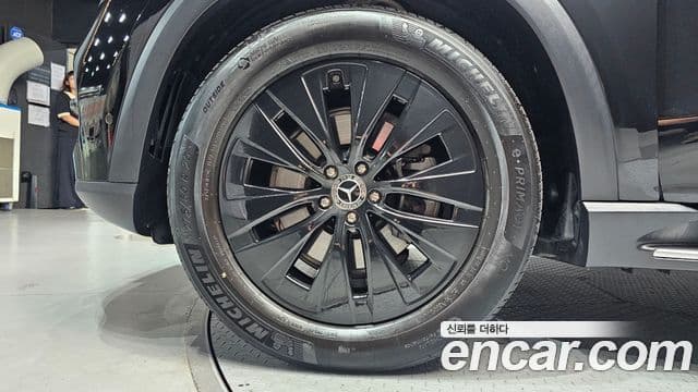 Mercedes-Benz GLE-Class 2025 — Photo 6/32