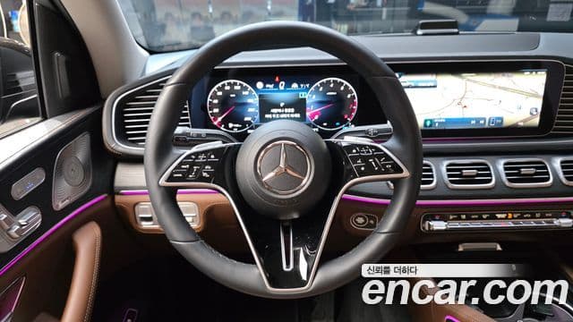 Mercedes-Benz GLE-Class 2025 — Photo 1/32