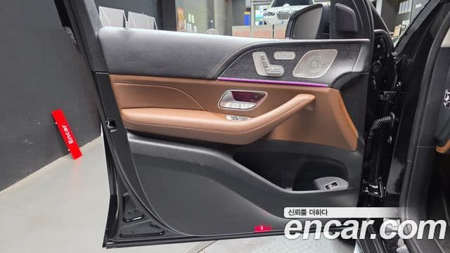 Mercedes-Benz GLE-Class 2025 — Photo 3/32