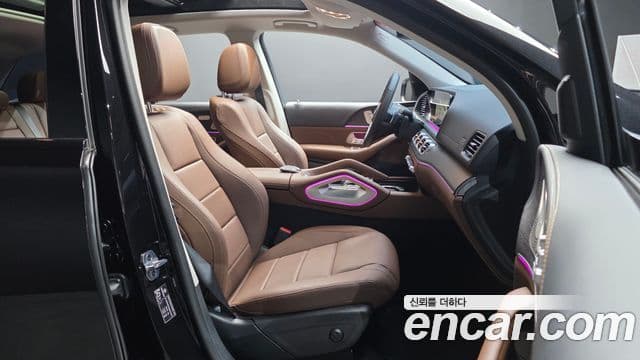 Mercedes-Benz GLE-Class 2025 — Photo 12/32