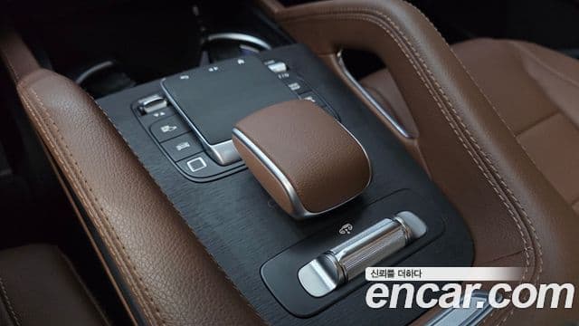 Mercedes-Benz GLE-Class 2025 — Photo 19/32