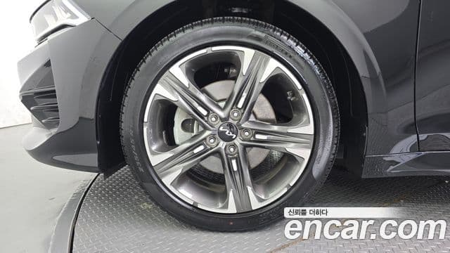 Kia K5 2023 — ფოტო 5/20