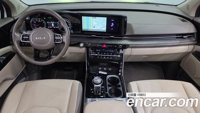 Kia Carnival 2022 — ფოტო 7/20