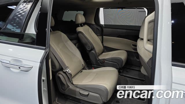 Kia Carnival 2022 — ფოტო 12/20