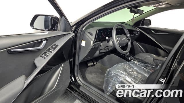 Kia Niro 2022 — ფოტო 10/20