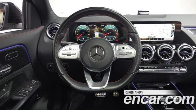 Mercedes-Benz GLA-Class 2021 — Şəkil 12/20