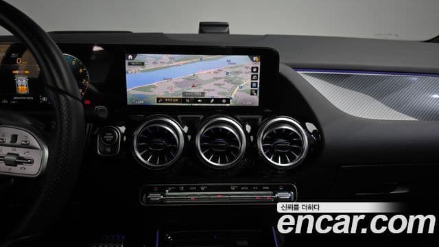 Mercedes-Benz GLA-Class 2021 — фото 13 из 20