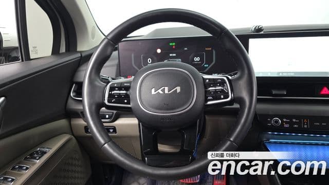 Kia Carnival 2024 — ფოტო 13/20