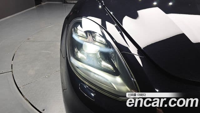 Porsche Panamera 2020 — Photo 12/31