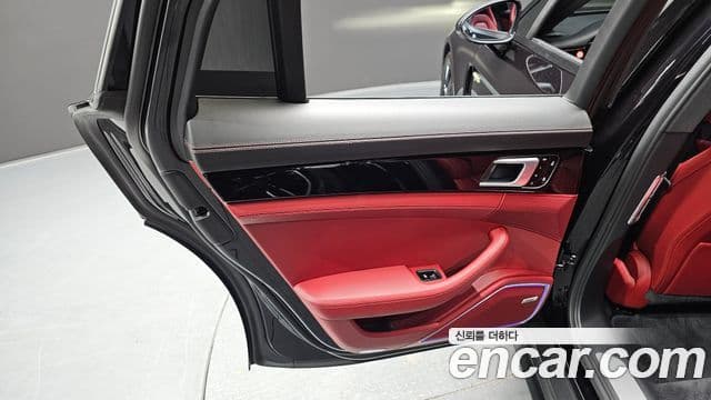 Porsche Panamera 2020 — Photo 22/31