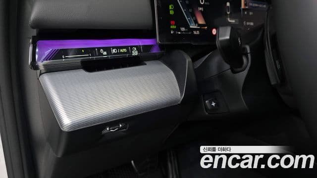 BMW 5 Series 2025 — Photo 20/34