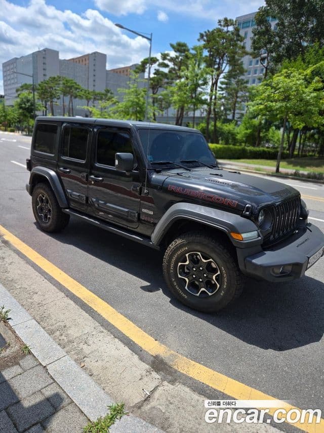 Jeep Wrangler 2020 — ფოტო 2/15