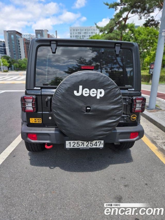 Jeep Wrangler 2020 — ფოტო 4/15