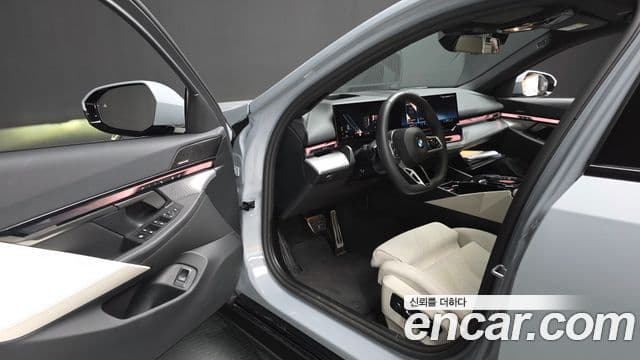BMW 5 Series 2025 — ფოტო 10/20