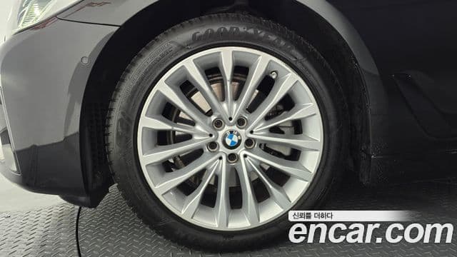 BMW 5 Series 2022 — фото 4 из 20