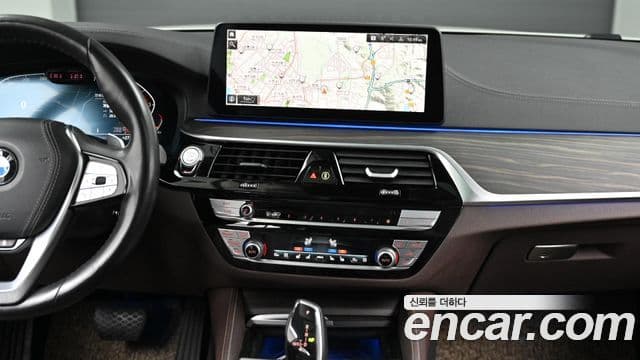 BMW 5 Series 2022 — фото 14 из 20