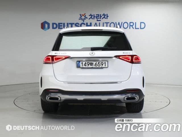 Mercedes-Benz GLE-Class 2020 — Photo 8/20