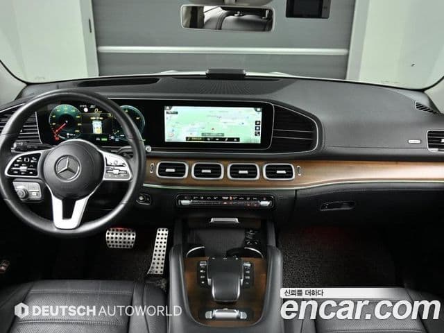 Mercedes-Benz GLE-Class 2020 — Photo 13/20