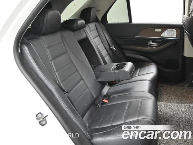 Mercedes-Benz GLE-Class 2020 — Photo 12/20