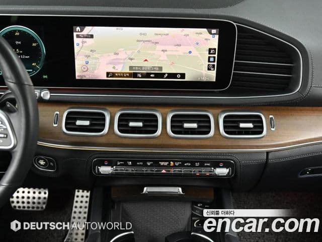 Mercedes-Benz GLE-Class 2020 — Photo 5/20