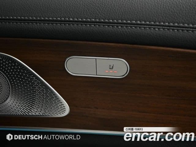 Mercedes-Benz GLE-Class 2020 — Photo 17/20
