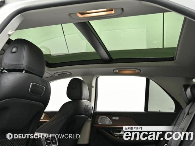 Mercedes-Benz GLE-Class 2020 — Photo 1/20