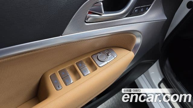 Genesis G70 2021 — ფოტო 13/20