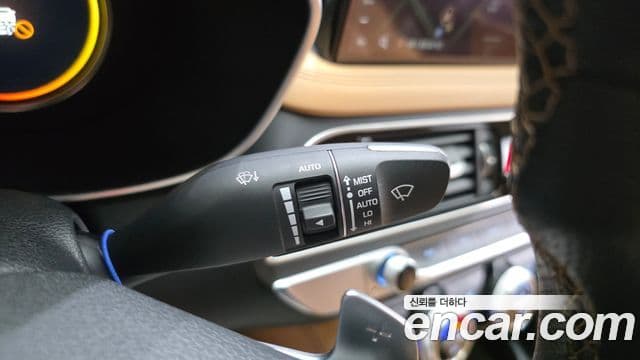 Genesis G70 2021 — ფოტო 15/20