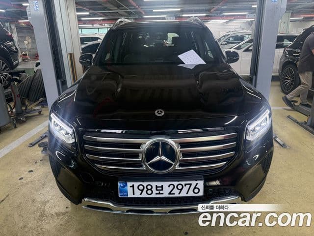 Mercedes-Benz GLB-Class 2025 — Şəkil 9/10