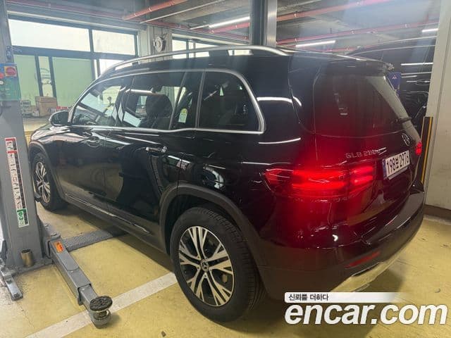 Mercedes-Benz GLB-Class 2025 — Şəkil 2/10