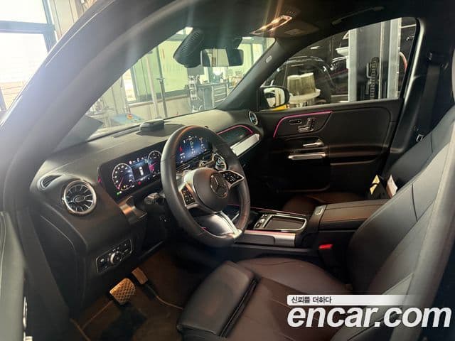 Mercedes-Benz GLB-Class 2025 — Şəkil 10/10