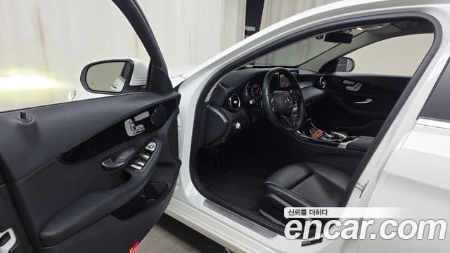 Mercedes-Benz C-Class 2019 — Фото 10/20