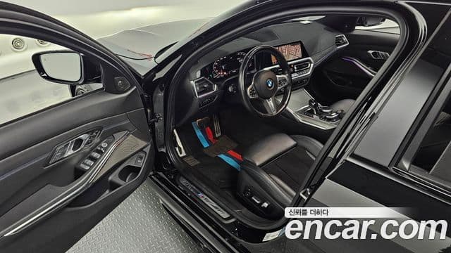 BMW 3 Series 2021 — фото 11 из 20