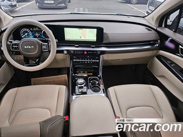 Kia Carnival 2023 — фото 9 из 20