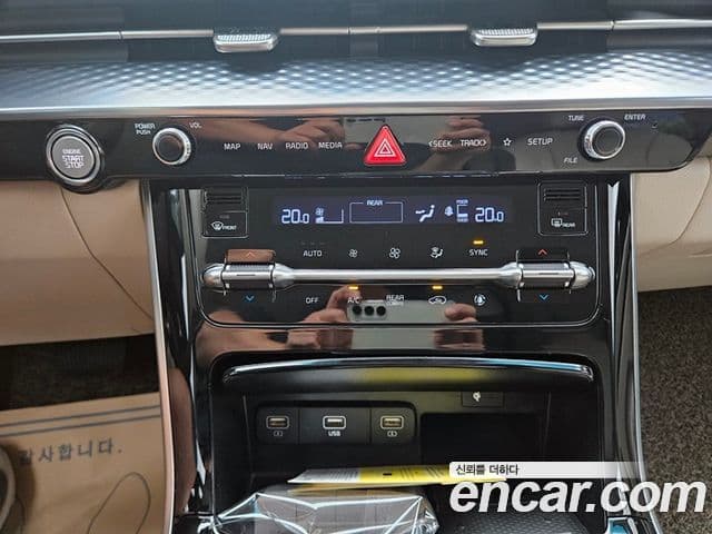 Kia Carnival 2023 — фото 12 из 20