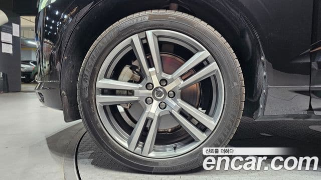 Volvo XC60 2021 — Şəkil 5/20