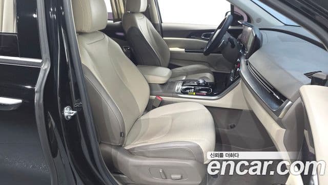 Kia Carnival 2021 — Фото 12/20