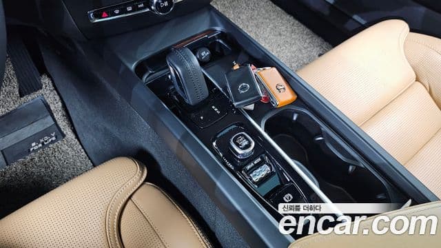 Volvo V60 Cross Country 2021 — фото 9 из 20