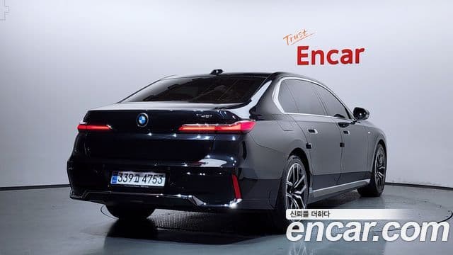BMW 7 Series 2023 — ფოტო 1/20